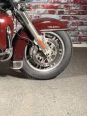 Harley-Davidson® Tri Glide® Ultra 2022 FLHTCUTG MIDNIGHT CRIMSON thumb 1