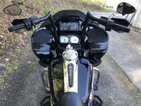 2016 Harley-Davidson® Road Glide® Special Vivid Black thumb 0