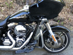 2016 Harley-Davidson® Road Glide® Special Vivid Black thumb 3