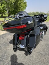 2017 Harley-Davidson® Ultra Limited Low Vivid Black thumb 0