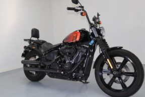 2022 Harley-Davidson® Street Bob® 114 Vivid Black thumb 2