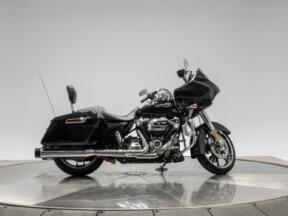 2022 HARLEY-DAVIDSON FLTRX ROAD GLIDE in Vivid Black thumb 3