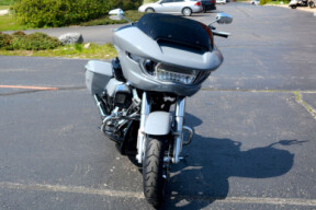 2026 Harley-Davidson® Road Glide® Dark Billiard Gray Chrome Trim thumb 3