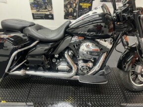 2015 Harley-Davidson® FLHP thumb 1