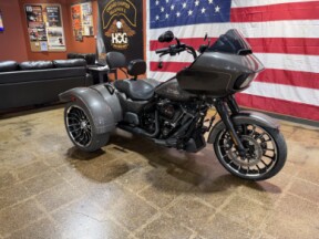Harley-Davidson® Road Glide® 3 2023 FLTRT GRAY HAZE thumb 2
