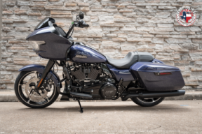 2026 Harley-Davidson® Road Glide® FLTRX thumb 3