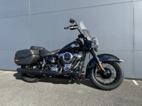 2025 Harley-Davidson® Heritage Classic Vivid Black w/Laced Wheels thumb 2
