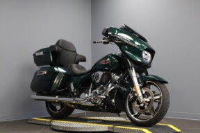 2024 Harley-Davidson® Street Glide® FLHX thumb 3