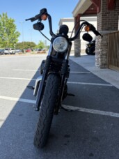 2021 Sportster 1200 Iron Vivid Black thumb 3