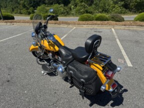 2011 Harley-Davidson® Heritage Softail® Classic Chrome Yellow thumb 2