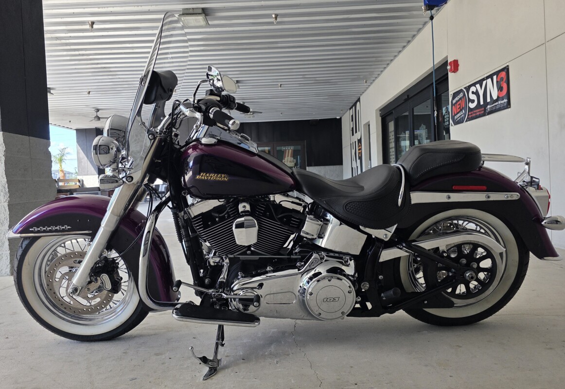 2016 Harley-Davidson® Softail® Deluxe PURPLE TWO TONE, photo 11