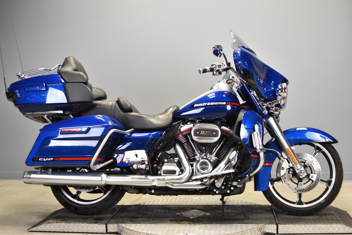 ハーレー　FLHTCUSE5 CVO フェアリング　フロントカウル　青 2020 Harley-Davidson® CVO™ Limited FLHTKSE | Summit Harley Davidson®