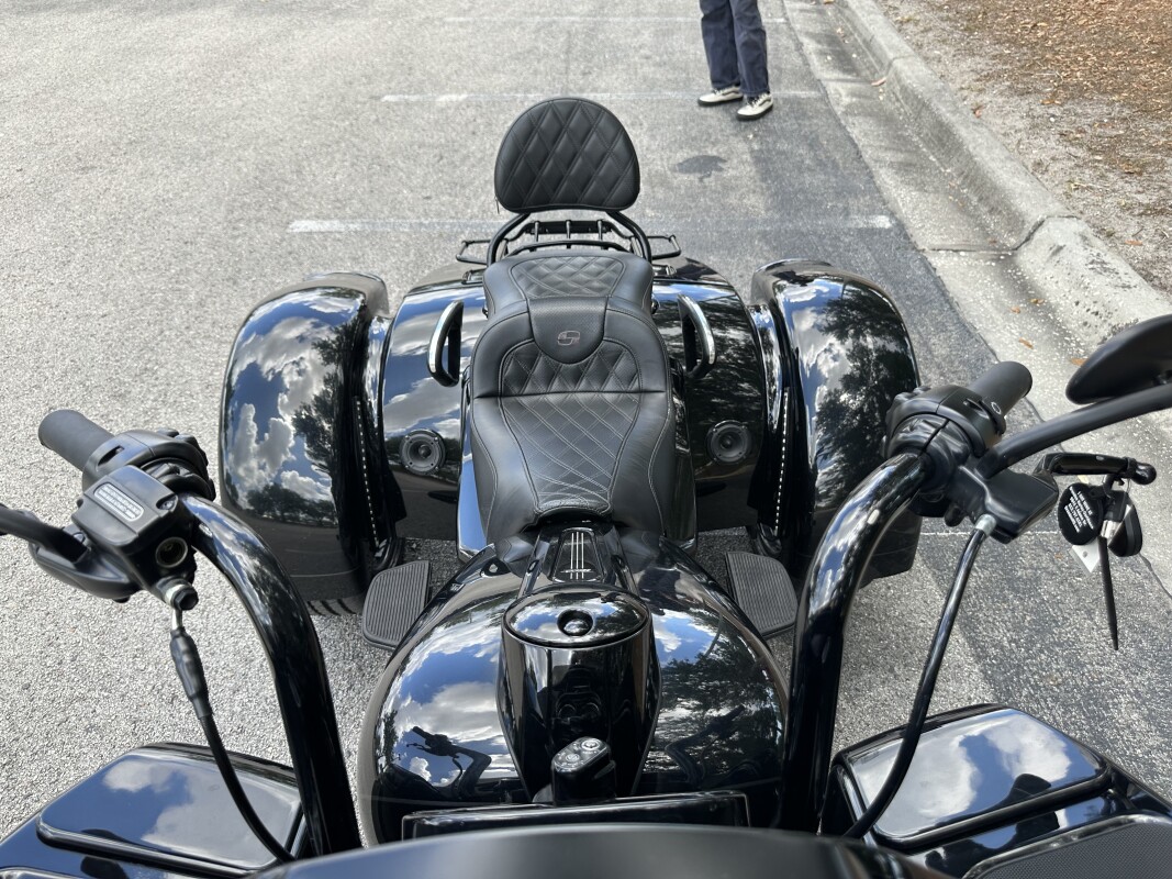 2023 Harley-Davidson® Freewheeler® Vivid Black, photo 14