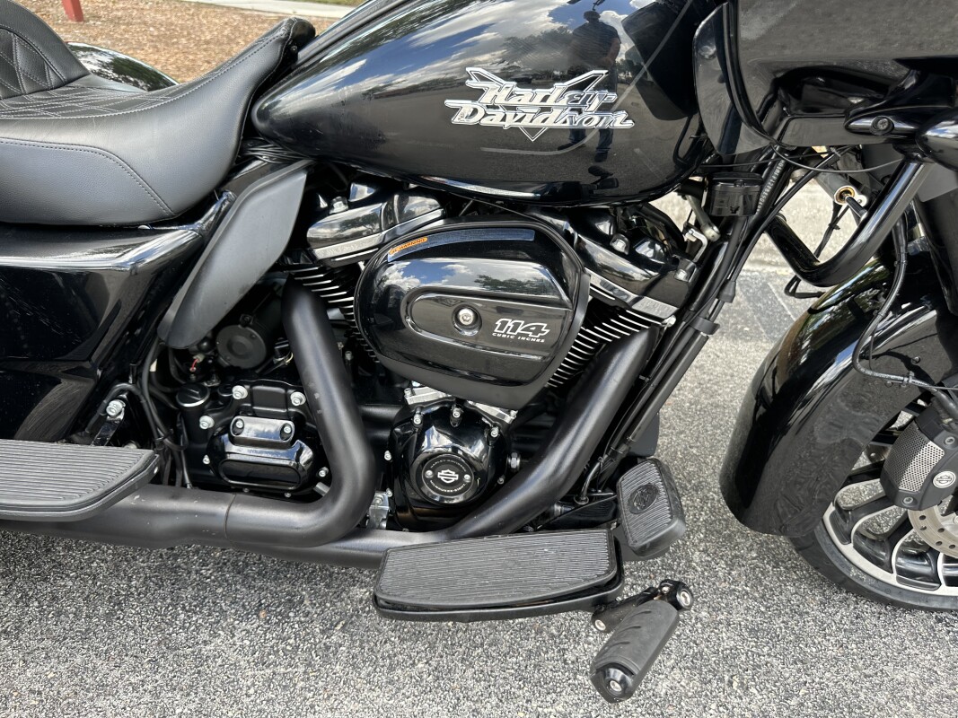 2023 Harley-Davidson® Freewheeler® Vivid Black, photo 15