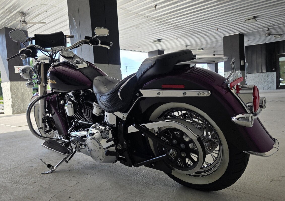 2016 Harley-Davidson® Softail® Deluxe PURPLE TWO TONE, photo 10