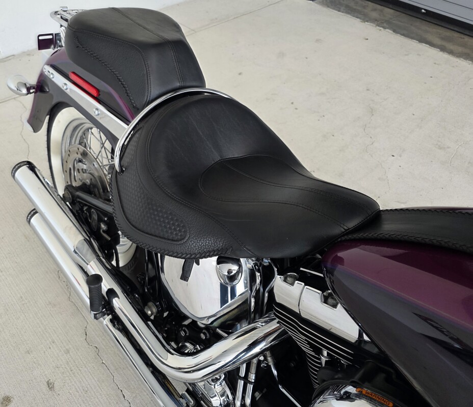 2016 Harley-Davidson® Softail® Deluxe PURPLE TWO TONE, photo 6