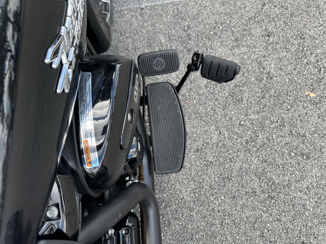 2023 Harley-Davidson® Freewheeler® Vivid Black, photo 10