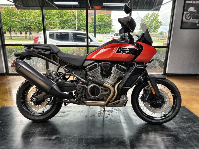 2026 Harley-Davidson® Pan America® 1250 Special Blood Orange Black Cast Wheels