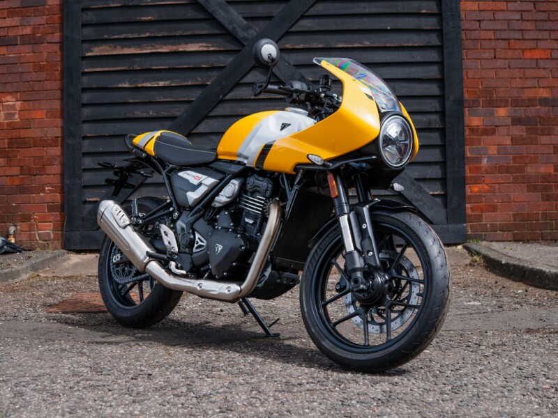 2026 Triumph Thruxton 400