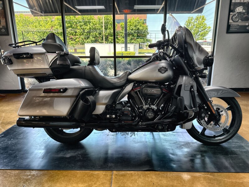 2019 Harley-Davidson® CVO™ Limited Magnetic Gray Fade