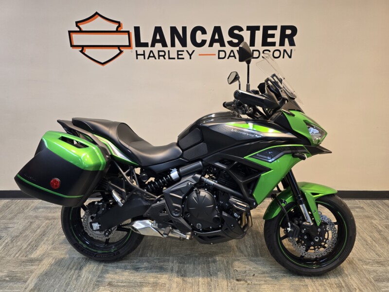 2022 Kawasaki Versys® 650 Candy Lime Green/Metallic Flat Spark Black/Metallic Spark Black