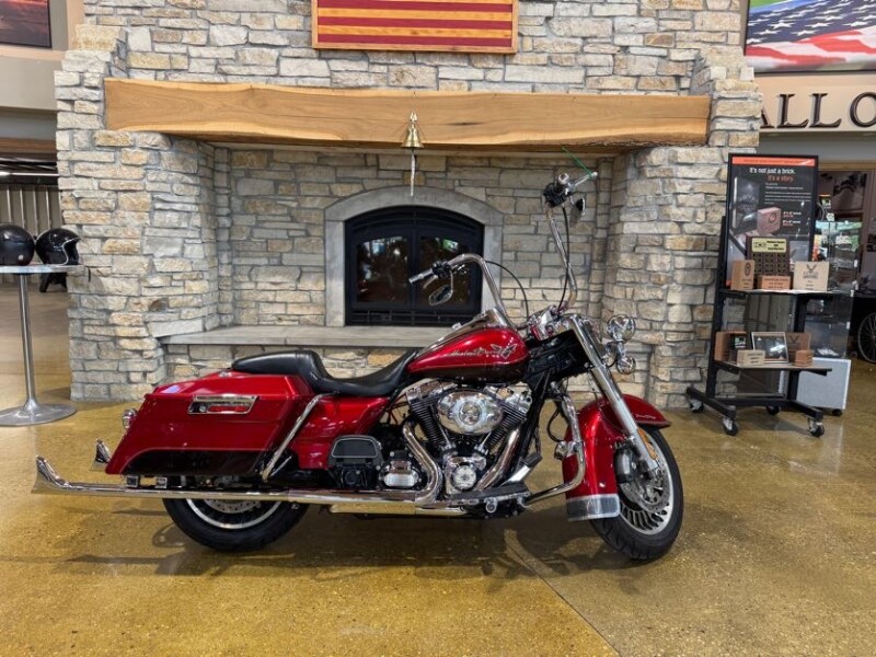 HD FLHR103 2012 EMBR RED/MERLOT W/ PINSTRIP