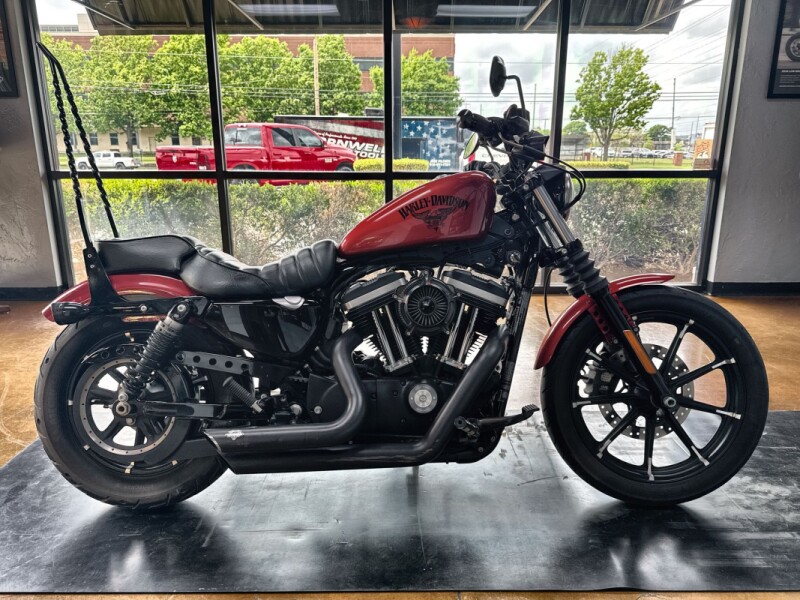 2018 Harley-Davidson® Iron 883™ Wicked Red
