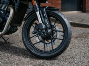 2026 Triumph Thruxton 400 thumb 3