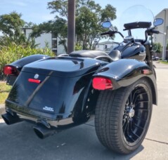 Harley-Davidson® Freewheeler® 2023 thumb 1