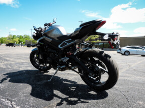 STREET TRIPLE R 2024 Street Triple 765 R thumb 0