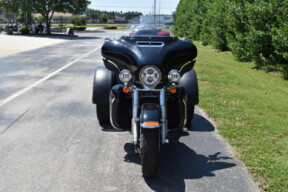 2017 Harley-Davidson Tri Glide Ultra thumb 2