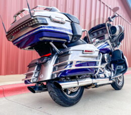 2016 Harley-Davidson® CVO™ Limited FLHTKSE thumb 1