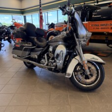 2014 Harley-Davidson Ultra Limited FLHTK thumb 2