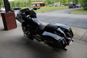 2026 Harley-Davidson® Road Glide® Vivid Black Chrome Trim thumb 0