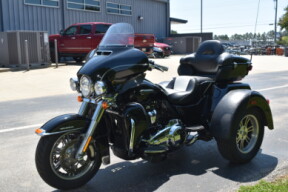 2017 Harley-Davidson Tri Glide Ultra thumb 1