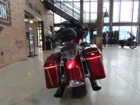 2017 Harley-Davidson® Ultra Limited FLHTK thumb 0