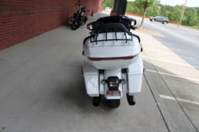 2026 Harley-Davidson® Street Glide Limited White Onyx Pearl Black Trim thumb 1