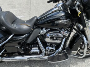 FLHTCU 2019 Electra Glide® Ultra Classic® thumb 3
