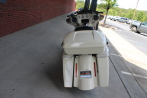 2022 Harley-Davidson® Street Glide® White Sand Pearl thumb 1