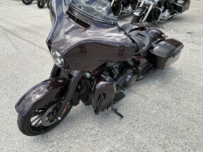 FLHXSE 2019 CVO™ Street Glide® thumb 2