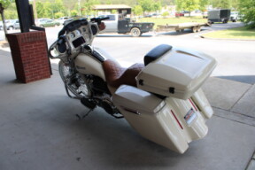 2022 Harley-Davidson® Street Glide® White Sand Pearl thumb 0