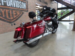 2017 Harley-Davidson® Ultra Limited FLHTK thumb 1