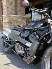 2026 Sportster S Vivid Black thumb 2
