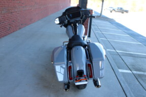 2026 Harley-Davidson® Street Glide® Dark Billiard Gray Chrome Solo Cast Wheels thumb 1