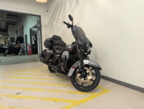 2020 Harley-Davidson® CVO™ Ultra Limited - Smokey Gray & Stormcloud thumb 3