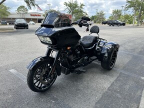 2023 Harley-Davidson® Freewheeler® Vivid Black thumb 1