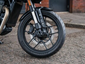 2026 Triumph Thruxton 400 thumb 2