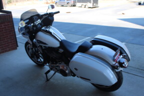 2026 Harley-Davidson® Low Rider® ST White Onyx Pearl Chrome Trim thumb 0