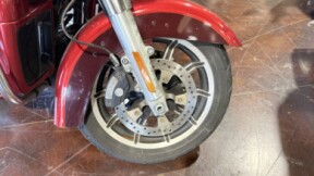 2018 Harley-Davidson® Road Glide® Ultra thumb 3