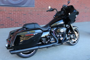 2026 Harley-Davidson® Road Glide® Vivid Black Black Trim thumb 2